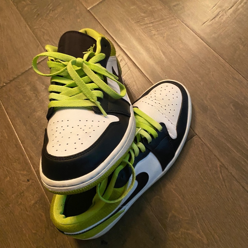 Lime green Jordan ones 8.5 men’s